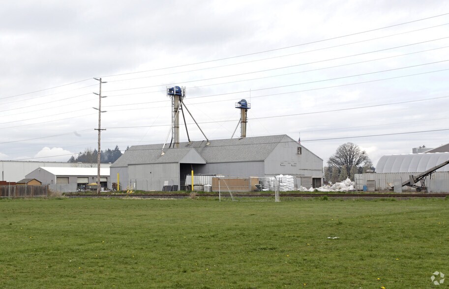 More Photos Of 574 N 7th Ct, Cornelius Manufacturing For Sale