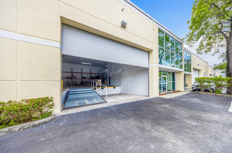 More Photos Of 8009 NW 29th St, Doral Warehouse For Sale