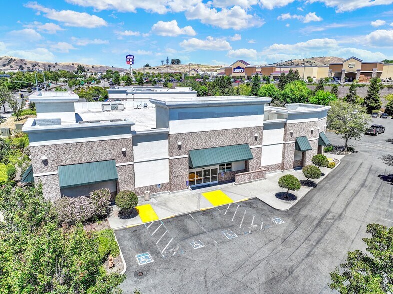 More Photos Of 3340 N Texas St, Fairfield Drugstore For Lease