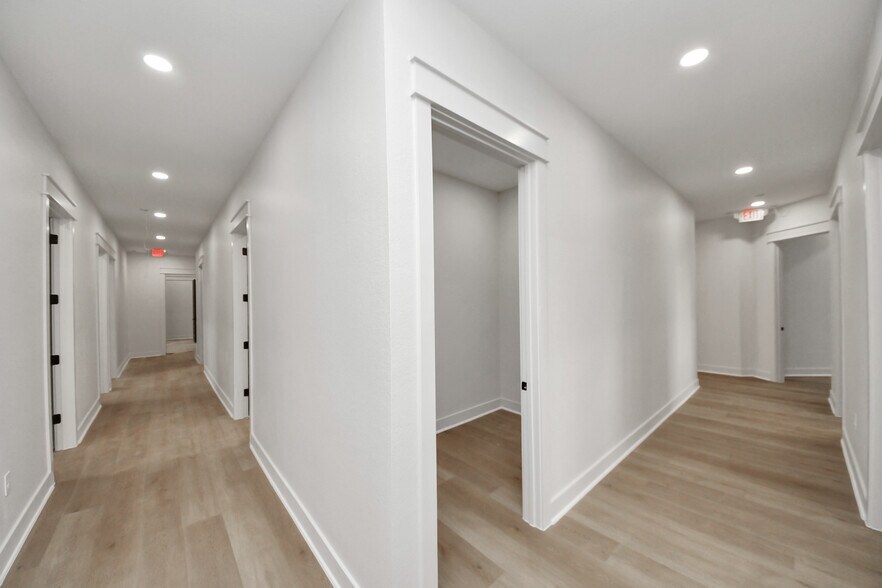 More Photos Of 220 Bella Katy Dr, Katy Office Residential For Lease