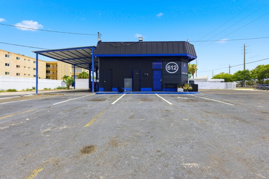 More Photos Of 612 N Dixie Hwy, Hollywood Auto Repair For Lease