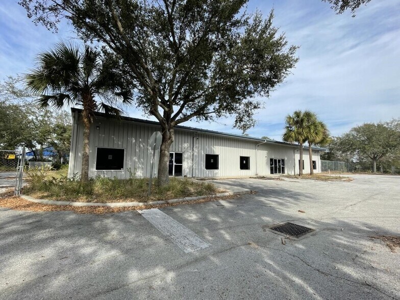 More Photos Of 1100 Americana Blvd, Sanford Warehouse For Sale