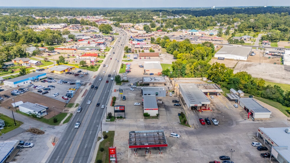More Photos Of 311 S Timberland Dr, Lufkin Carwash For Sale