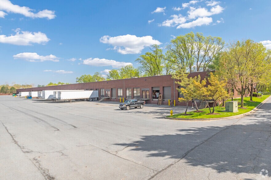 More Photos Of 910 Cromwell Park Dr, Glen Burnie Unknown For Lease