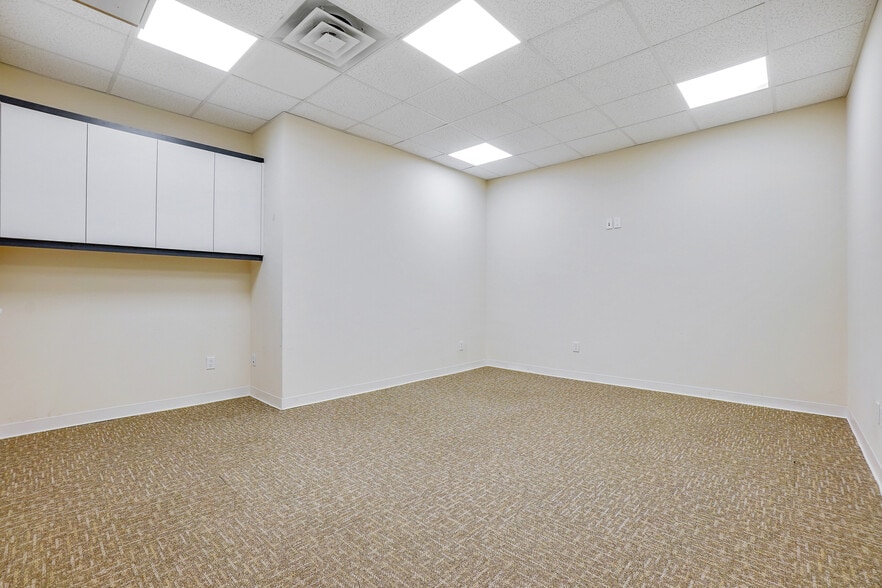 More Photos Of 3845 Richmond Ave, Staten Island Storefront Retail Office For Lease