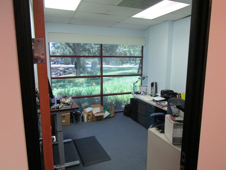 More Photos Of 5355 Skylane Blvd, Santa Rosa Flex For Lease