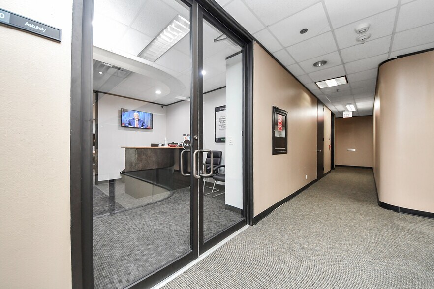 More Photos Of 6100 Corporate Dr, Houston Medical For Sale
