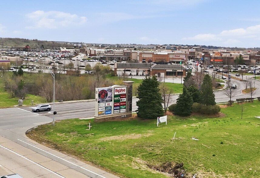 More Photos Of 7809-7949 Towne Center Pky, Papillion Unknown For Lease