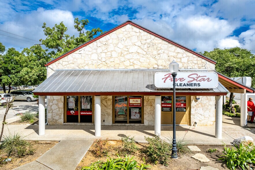 More Photos Of 2950 Thousand Oaks Dr, San Antonio Unknown For Lease