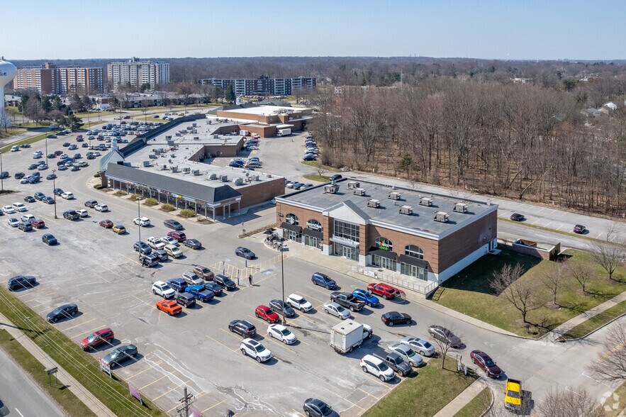 More Photos Of 5880 Som Center Rd, Willoughby Freestanding For Lease