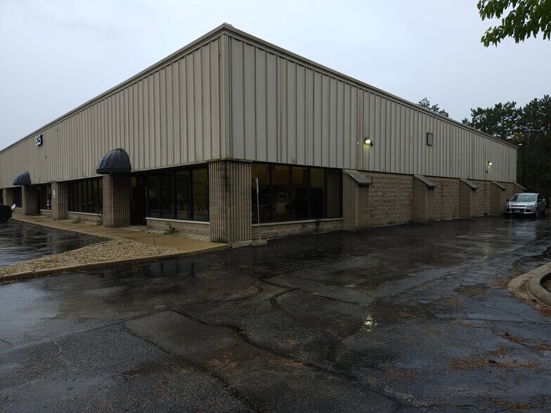 More Photos Of 825 W 75th St, Willowbrook Light Manufacturing For Sale