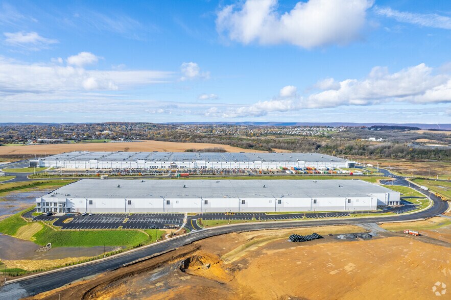 More Photos Of 1000 Carson Ct, Palmer Township Distribution For Lease