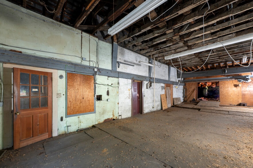 More Photos Of 1833-1837 Netherland Inn Rd, Kingsport General Retail For Lease