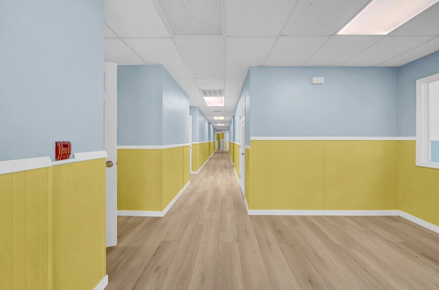 More Photos Of 1419 Sunset Point Rd, Clearwater Office For Sale