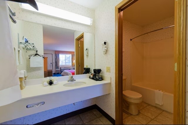 More Photos Of 3169 E Van Buren, Eureka Springs Hotel For Sale