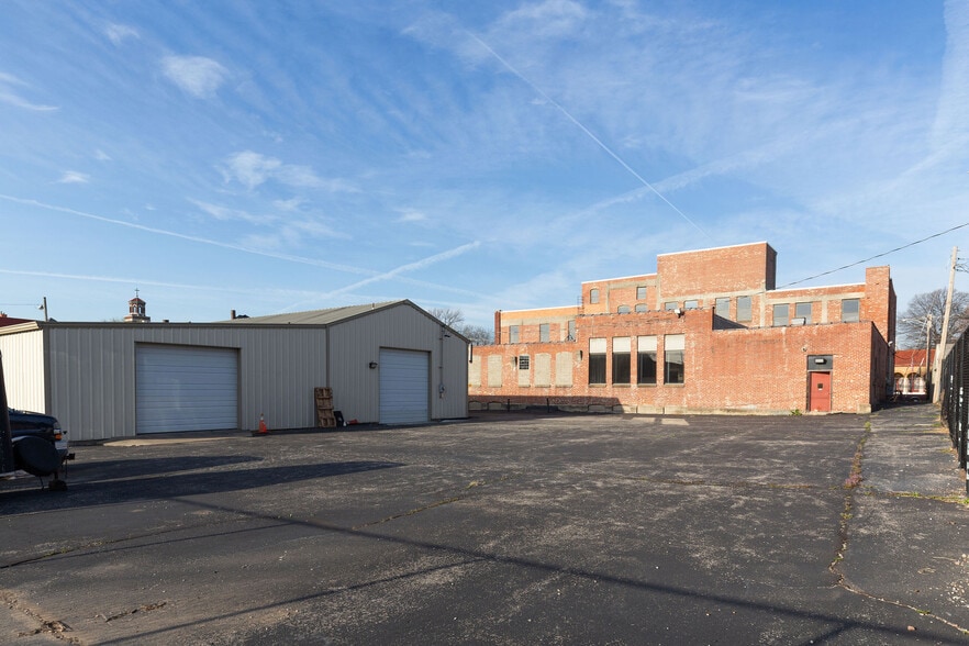 More Photos Of 333 N 6th St, Kansas City Warehouse For Sale