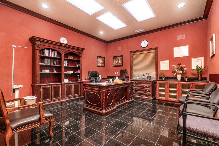 More Photos Of 22 Care Circle, Amarillo Medical For Lease