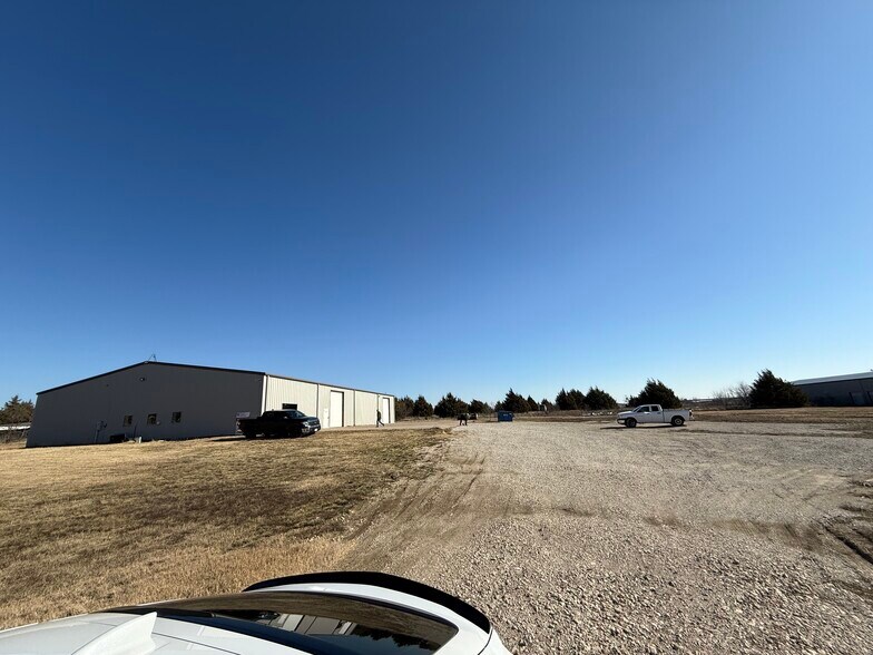 More Photos Of 4544 Maxey Rd, Alvarado Service For Lease