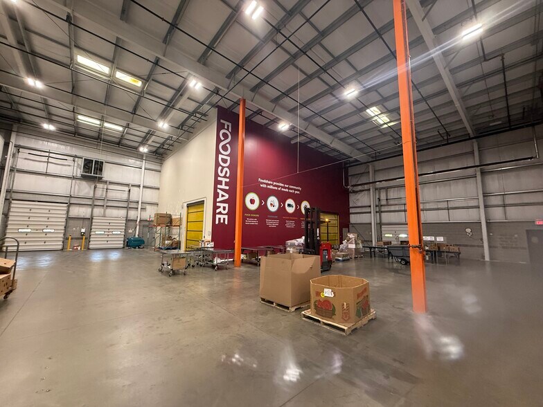 More Photos Of 450 Woodland Ave, Bloomfield Warehouse For Sale