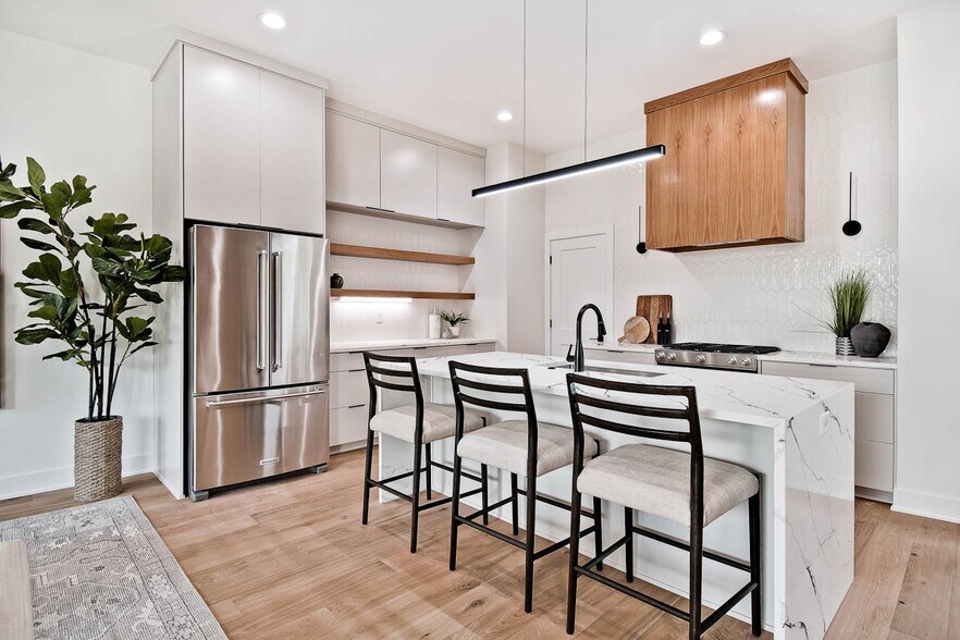 More Photos Of 204 9th St, Bentonville Apartments For Sale