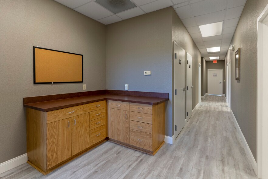 More Photos Of 301 Skyline Dr, Lady Lake Unknown For Lease