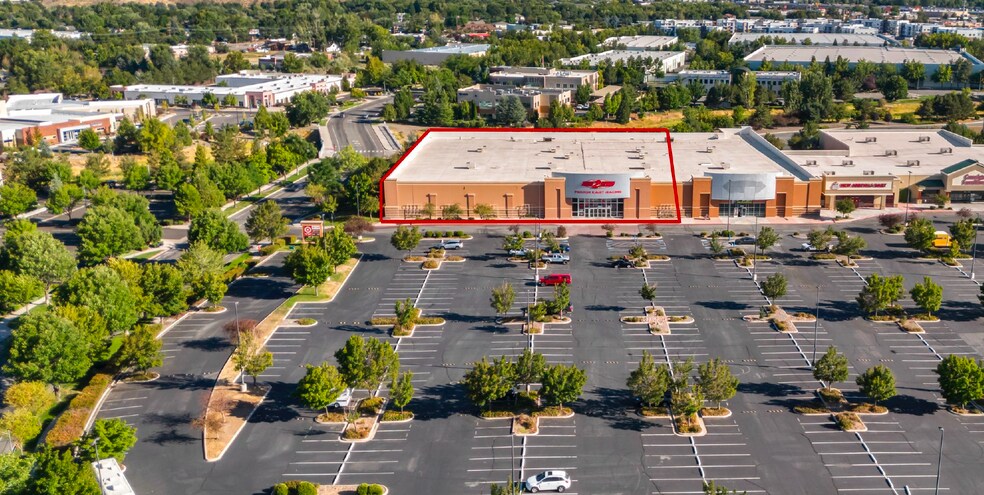 More Photos Of 6895 Sierra Center Pky, Reno Department Store For Lease