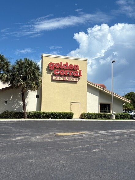 More Photos Of 389 Winchester Park Blvd, Boynton Beach Restaurant For Sale