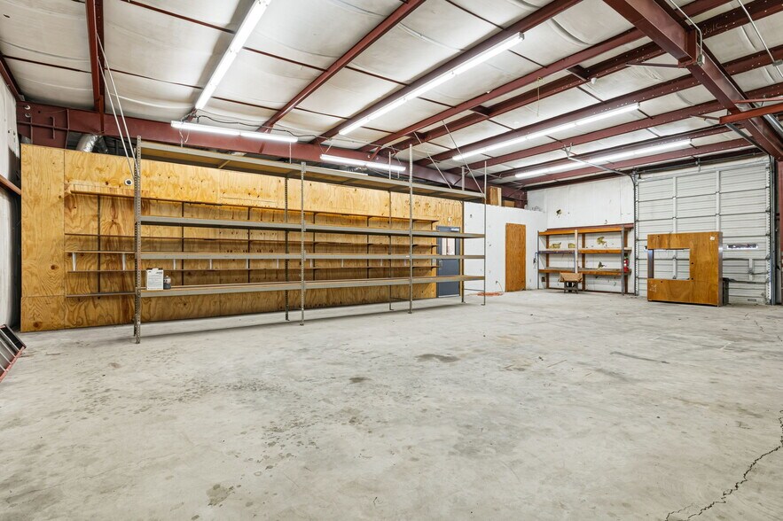 More Photos Of 1510 Amity Ln, El Reno Industrial For Lease