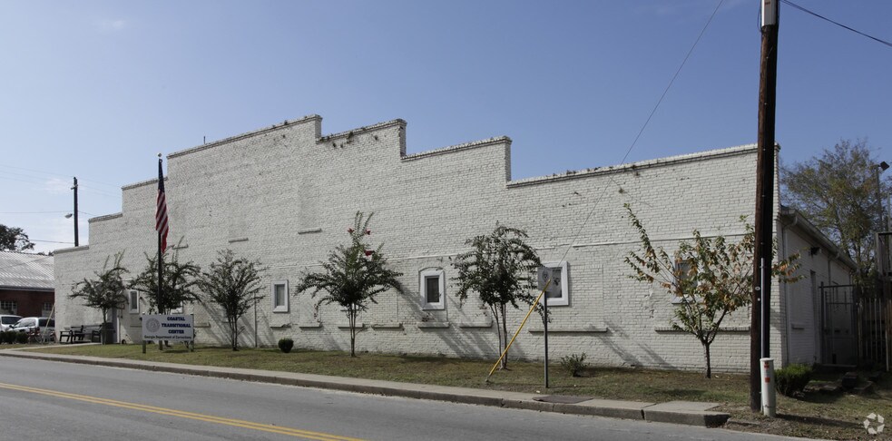 More Photos Of 10 Dooley Ave, Savannah Warehouse For Lease