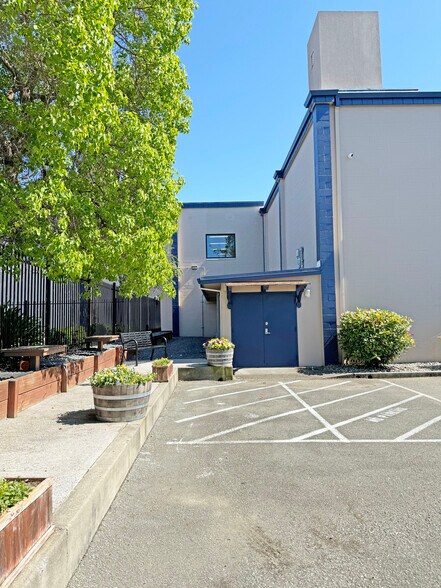 More Photos Of 3201 Cleveland Ave, Santa Rosa Office For Sale