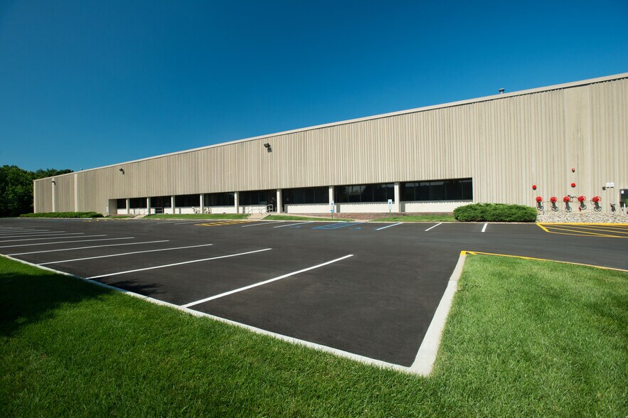 Primary Photo Of 207 Mac Ln, Keasbey Warehouse For Lease