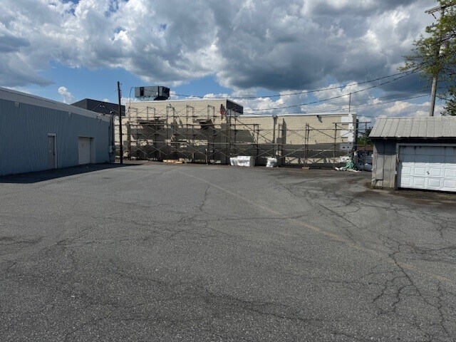 More Photos Of 133 S West End Blvd, Quakertown Freestanding For Lease