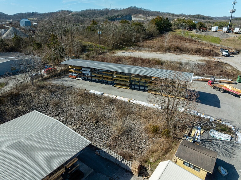 More Photos Of 203 Downs Blvd, Franklin Freestanding For Lease