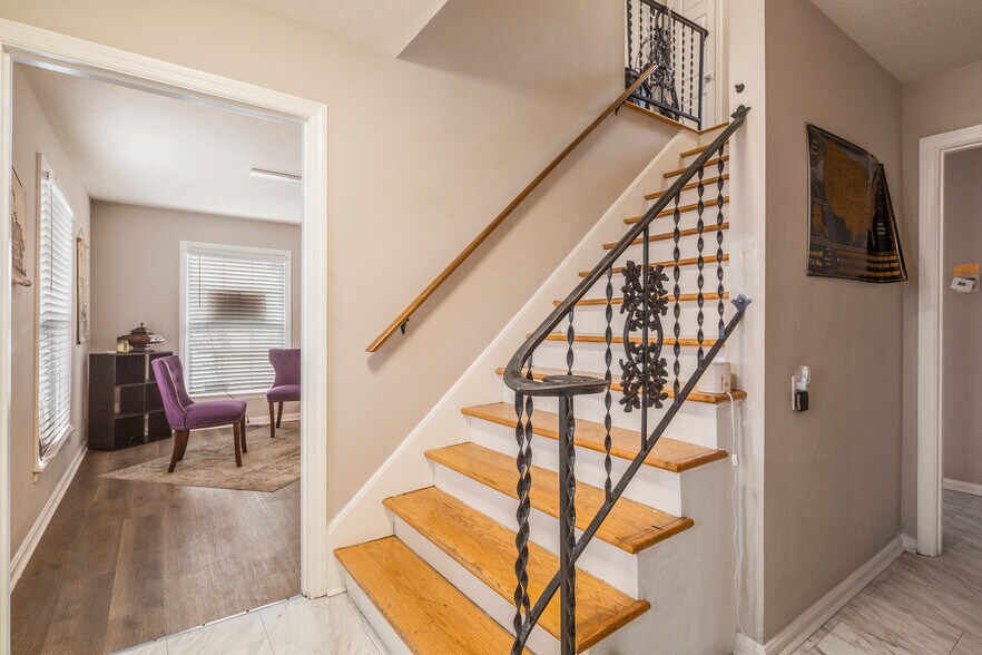 More Photos Of 6019 Preston Hwy, Louisville Office For Sale