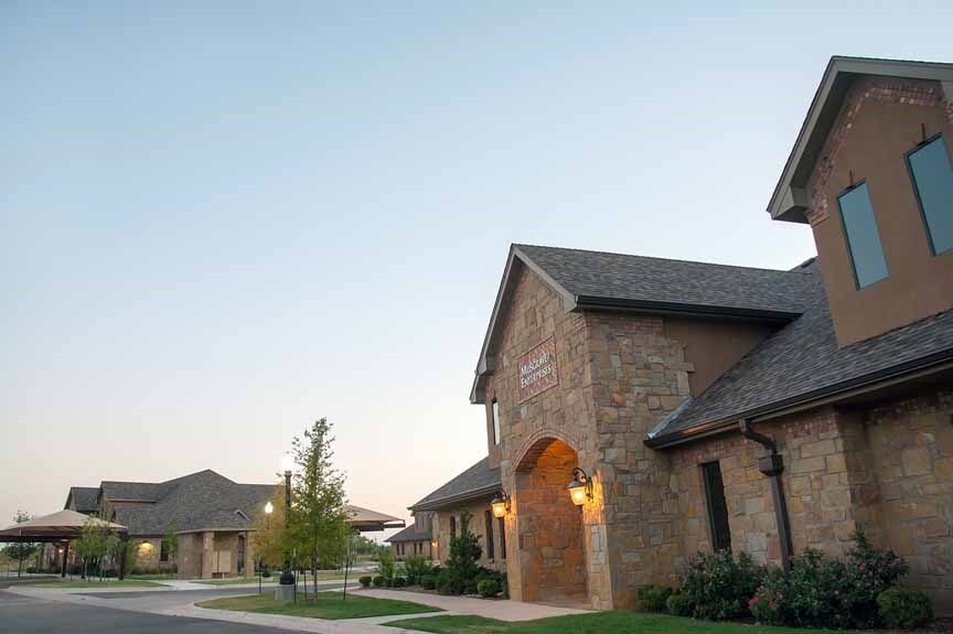 More Photos Of 749 E Gateway St, Abilene Office For Lease