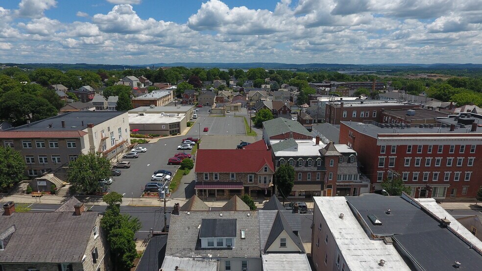 More Photos Of 39 S Main St, Nazareth General Retail For Lease