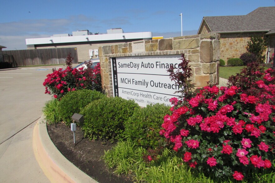 More Photos Of 8205 Mid Cities Blvd, North Richland Hills Office For Lease