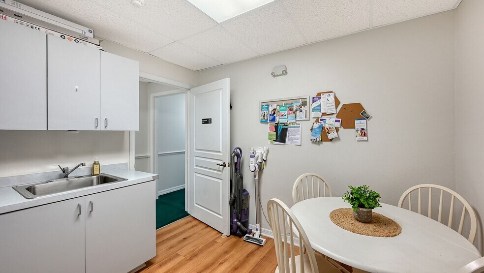 More Photos Of 1505 Tamiami Trl S, Venice Medical For Sale