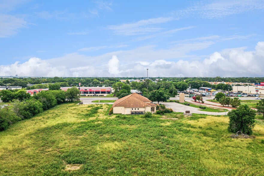 More Photos Of 3030 Rigsby Ave, San Antonio Medical For Sale