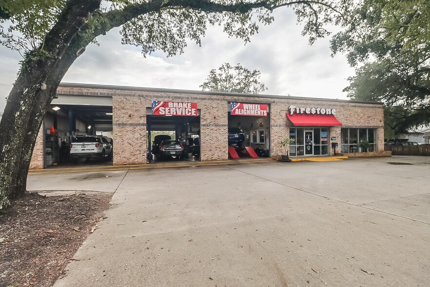 Primary Photo Of 4283 Popps Ferry Rd, Diberville Auto Repair For Sale