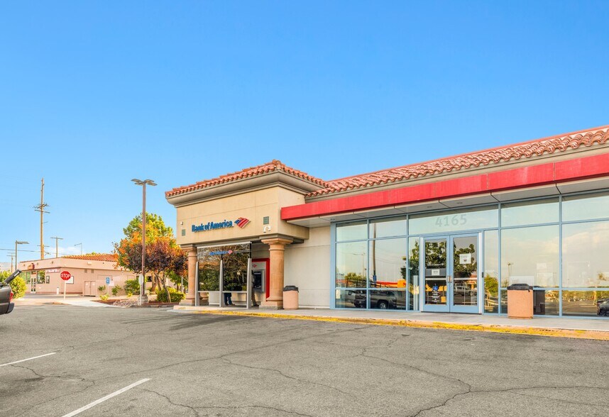 More Photos Of 4033-4069 W Avenue L, Lancaster Unknown For Lease