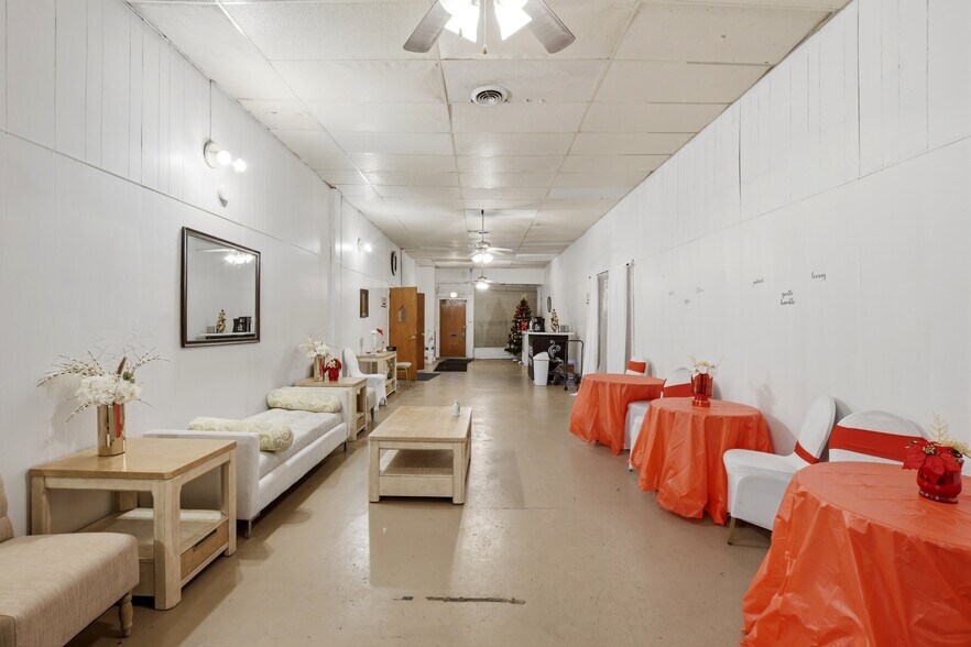 More Photos Of 1505 W 63rd St, Chicago General Retail For Sale