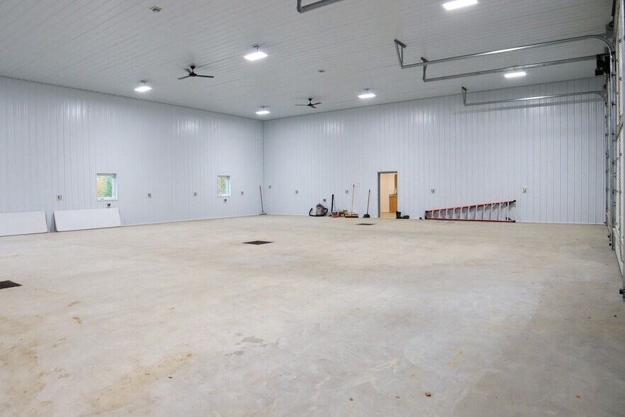 More Photos Of 2371 Dewitt Dr, North Pole Warehouse For Sale