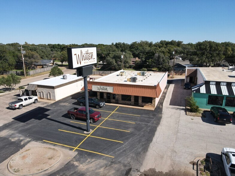 More Photos Of 2303 S Danville Dr, Abilene Office For Lease