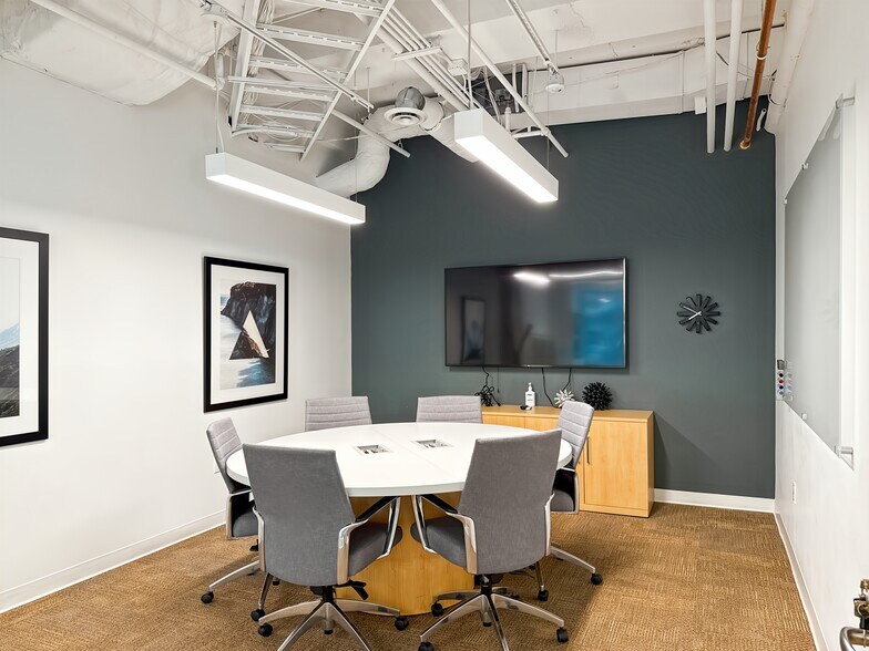 More Photos Of 888 3rd St SW, Calgary Coworking Space