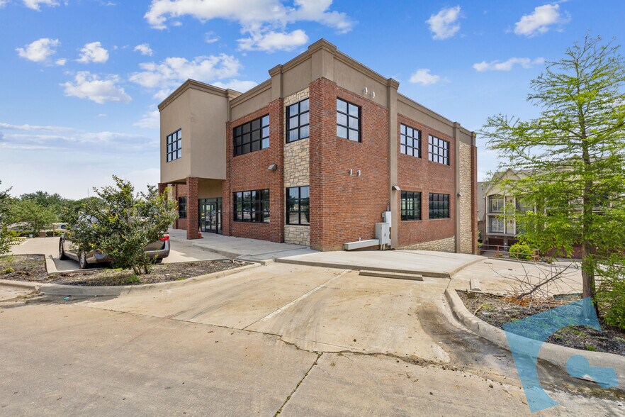 More Photos Of 840 Ranchview Dr, Irving Office For Sale