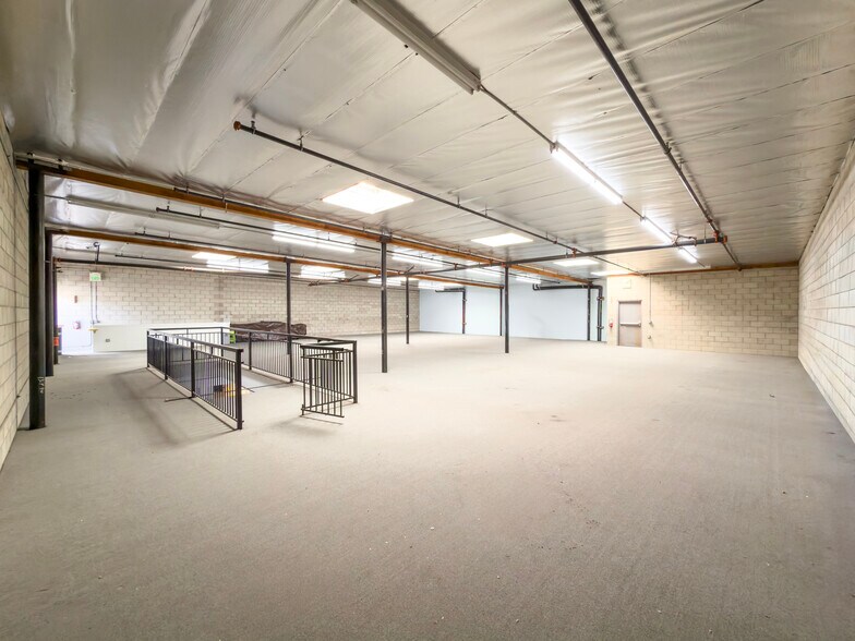 More Photos Of 537 S Glendora Ave, West Covina Freestanding For Lease