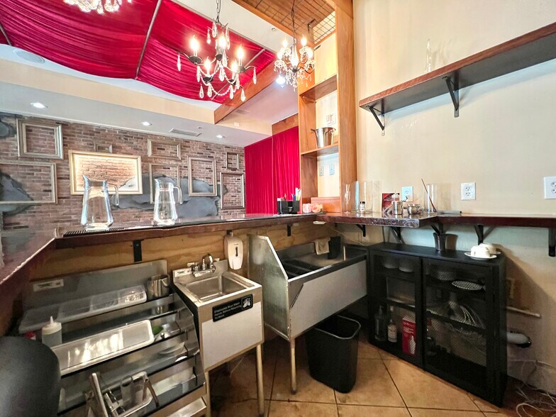 More Photos Of 223 Valencia Ave, Coral Gables Restaurant For Lease