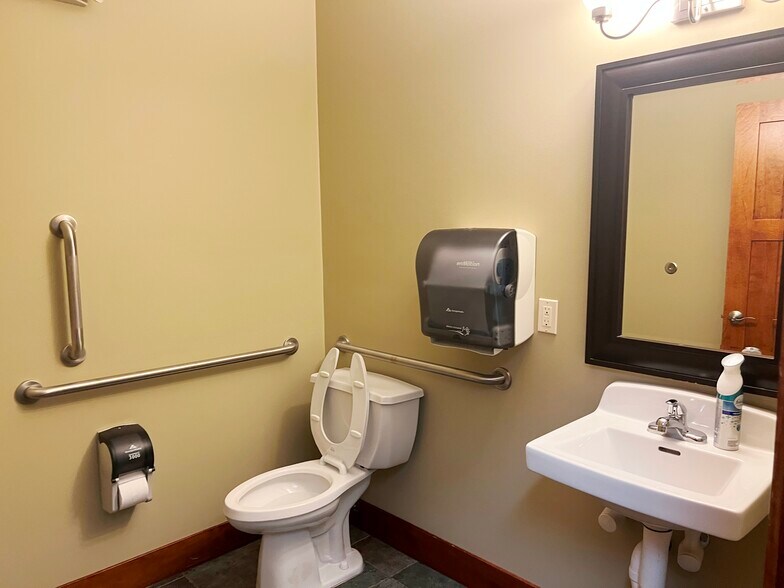 More Photos Of 13760 Bluestem Ct, Baxter Office For Sale