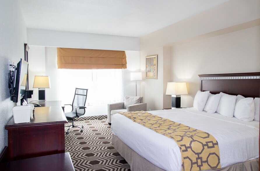 More Photos Of 215 E Walworth Ave, Delavan Hotel For Sale